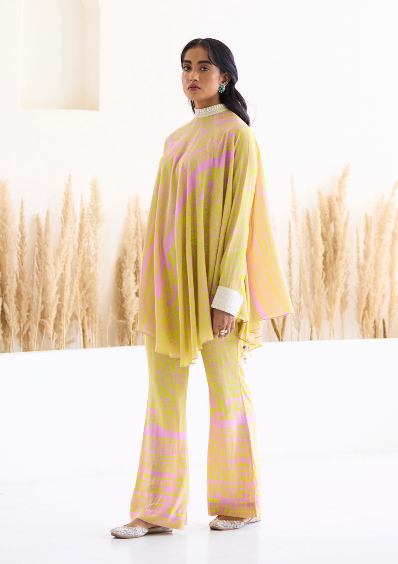 Lakeer Open Drape Cape (Yellow)