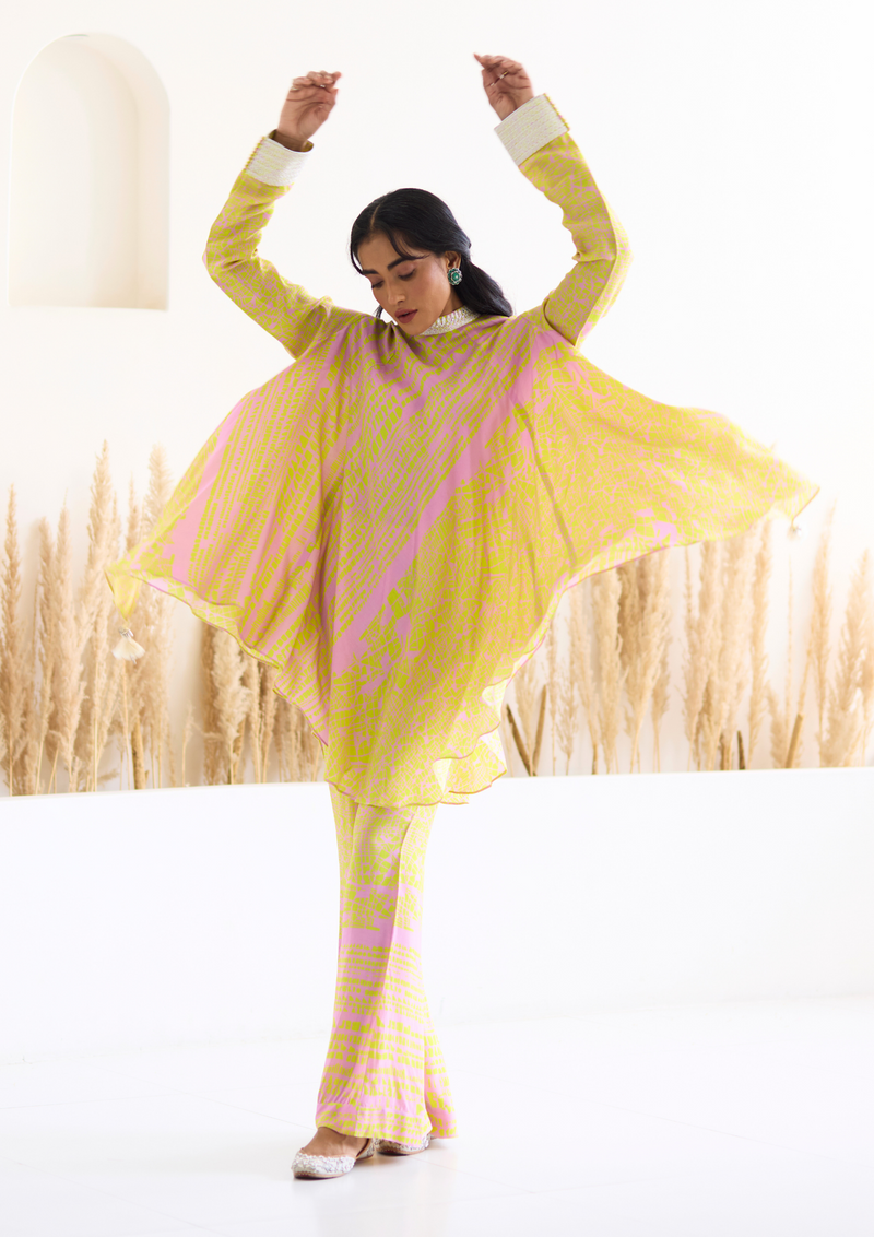 Lakeer Open Drape Cape (Yellow)