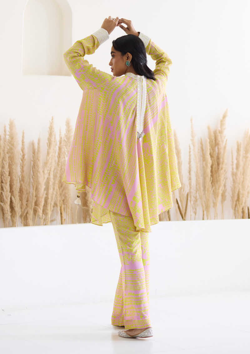 Lakeer Open Drape Cape (Yellow)