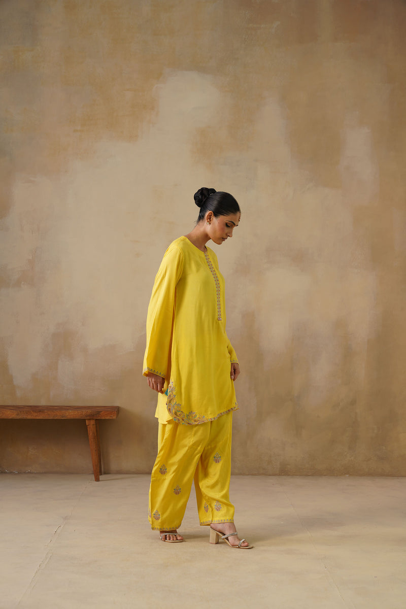 Noor Yellow Kashmiri Kurta Set with Dupatta