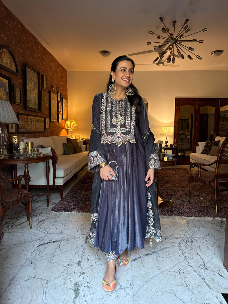 Khubani Kali Suit Set